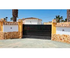 Chalet en Venta en El Camino de Catral, Alicante