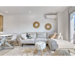 Casa Refinada en Empuriabrava con Amarres Privados Cerca del Mar – Ideal para Apasionados de la Nave