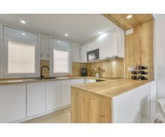 Casa Refinada en Empuriabrava con Amarres Privados Cerca del Mar – Ideal para Apasionados de la Nave