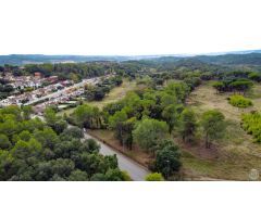 Parcela Exclusiva en el Golf de Girona: Tranquilidad y Vistas Increíbles