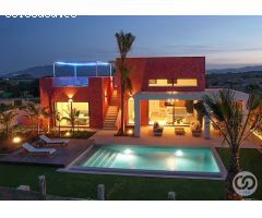 Villa moderna en Desert Springs - Lujo y vistas al golf