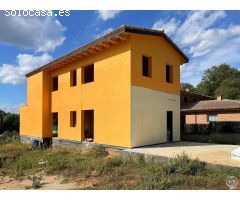 Casa en Serinyà con materiales sostenibles