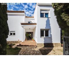 Encantadora Villa de Lujo en Roses – Exclusividad y Vistas Panorámicas