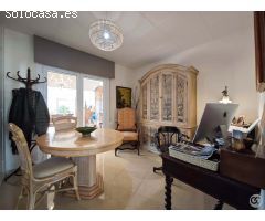 Casa con amarre cerca del mar