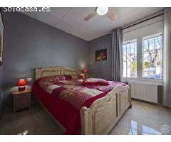 Casa con amarre cerca del mar