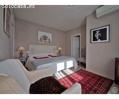 Casa con amarre cerca del mar