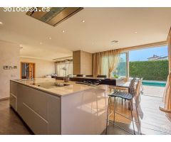 SE VENDE ESPECTACULAR CASA EN EMPURIABRAVA – LUJO, CONFORT Y UBICACIÓN PRIVILEGIADA EN LA COSTA BRAV