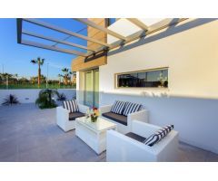 PRECIOSO CHALET CON PISCINA EN URBANIZACIÓN EL RASO