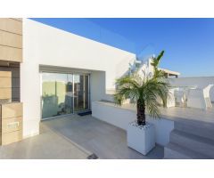 PRECIOSO CHALET CON PISCINA EN URBANIZACIÓN EL RASO