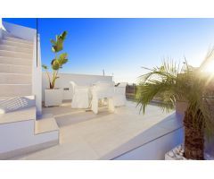 PRECIOSO CHALET CON PISCINA EN URBANIZACIÓN EL RASO