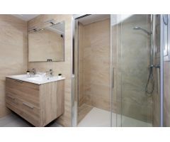 PRECIOSO CHALET CON PISCINA EN URBANIZACIÓN EL RASO