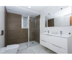 PRECIOSO CHALET CON PISCINA EN URBANIZACIÓN EL RASO
