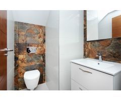 PRECIOSO CHALET CON PISCINA EN URBANIZACIÓN EL RASO