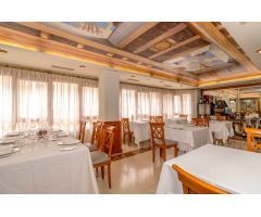 EDIFICIO DE 5 PLANTAS CON 2 VIVIENDAS + 2 ÁTICOS Y RESTAURANTE DE 3 PLANTAS