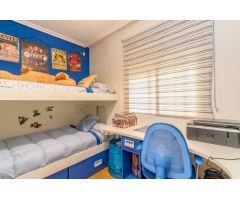 EDIFICIO DE 5 PLANTAS CON 2 VIVIENDAS + 2 ÁTICOS Y RESTAURANTE DE 3 PLANTAS