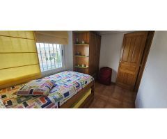 BUNGALOW VIVIENDA DE DOS PLANTAS CON BONITA PARCELA  EN RESD. ZENIA GOLF 1