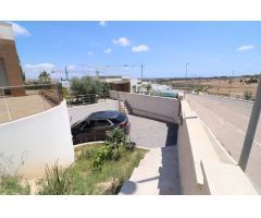 MODERNO CHALET DE ESQUINA EN URB. VISTA BELLA - SAN MIGUEL DE SALINAS