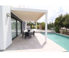 CHALET INDEPENDIENTE DE ESQUINA EN LAS COLINAS GOLF