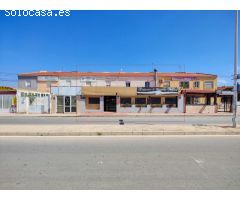 ¡EXCEPCIONAL OPORTUNIDAD! RESTAURANTE ESPACIOSO CON TRES APARTAMENTOS INDEPENDIENTES EN TORRETA FLOR