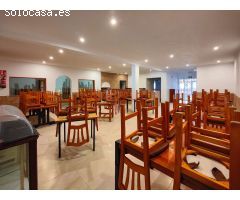 ¡EXCEPCIONAL OPORTUNIDAD! RESTAURANTE ESPACIOSO CON TRES APARTAMENTOS INDEPENDIENTES EN TORRETA FLOR