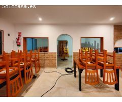 ¡EXCEPCIONAL OPORTUNIDAD! RESTAURANTE ESPACIOSO CON TRES APARTAMENTOS INDEPENDIENTES EN TORRETA FLOR