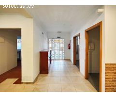 ¡EXCEPCIONAL OPORTUNIDAD! RESTAURANTE ESPACIOSO CON TRES APARTAMENTOS INDEPENDIENTES EN TORRETA FLOR