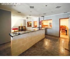 ¡EXCEPCIONAL OPORTUNIDAD! RESTAURANTE ESPACIOSO CON TRES APARTAMENTOS INDEPENDIENTES EN TORRETA FLOR