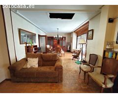 ¡AMPLIO PISO DE 5 DORMITORIOS EN VENTA EN EL CENTRO DE TORREVIEJA, IDEAL PARA INVERSORES!