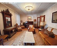 ¡AMPLIO PISO DE 5 DORMITORIOS EN VENTA EN EL CENTRO DE TORREVIEJA, IDEAL PARA INVERSORES!