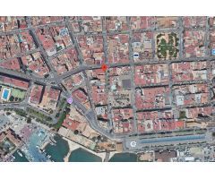 ¡AMPLIO PISO DE 5 DORMITORIOS EN VENTA EN EL CENTRO DE TORREVIEJA, IDEAL PARA INVERSORES!