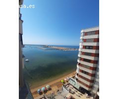 MAGNÍFICA VIVIENDA EN PRIMERA LÍNEA DE PLAYA CON TERRAZA Y GARAJE PRIVADO
