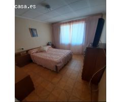 MAGNÍFICA VIVIENDA EN PRIMERA LÍNEA DE PLAYA CON TERRAZA Y GARAJE PRIVADO