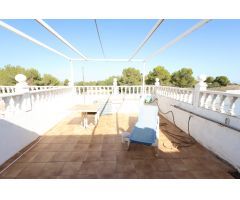 DÚPLEX ADOSADO EN LOMAS DEL GOLF, VILLAMARTÍN: ESPACIO, LUZ Y VISTAS AL MAR, LISTO PARA ENTRAR A VIV