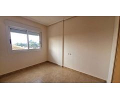 AMPLIA VIVIENDA EN LOS MONTESINOS: PISCINA COMUNITARIA, SOLÁRIUM Y CERCA DE TODOS LOS SERVICIOS