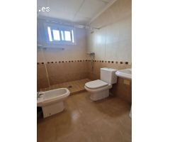 AMPLIA VIVIENDA EN LOS MONTESINOS: PISCINA COMUNITARIA, SOLÁRIUM Y CERCA DE TODOS LOS SERVICIOS