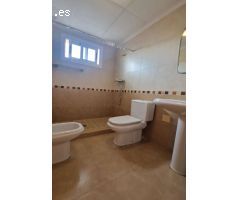 AMPLIA VIVIENDA EN LOS MONTESINOS: PISCINA COMUNITARIA, SOLÁRIUM Y CERCA DE TODOS LOS SERVICIOS
