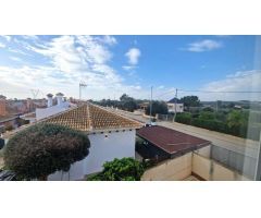AMPLIA VIVIENDA EN LOS MONTESINOS: PISCINA COMUNITARIA, SOLÁRIUM Y CERCA DE TODOS LOS SERVICIOS