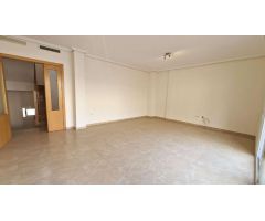 AMPLIA VIVIENDA EN LOS MONTESINOS: PISCINA COMUNITARIA, SOLÁRIUM Y CERCA DE TODOS LOS SERVICIOS
