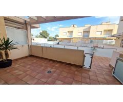 AMPLIA VIVIENDA EN LOS MONTESINOS: PISCINA COMUNITARIA, SOLÁRIUM Y CERCA DE TODOS LOS SERVICIOS