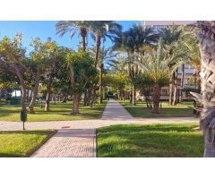 EXCLUSIVA VIVIENDA EN PRIMERA LÍNEA CON VISTAS AL MAR, URBANIZACIÓN DE LUJO Y GARAJE INDEPENDIENTE
