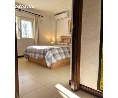 EXCLUSIVA VIVIENDA EN PRIMERA LÍNEA CON VISTAS AL MAR, URBANIZACIÓN DE LUJO Y GARAJE INDEPENDIENTE