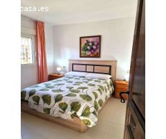 EXCLUSIVA VIVIENDA EN PRIMERA LÍNEA CON VISTAS AL MAR, URBANIZACIÓN DE LUJO Y GARAJE INDEPENDIENTE