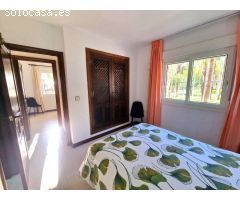 EXCLUSIVA VIVIENDA EN PRIMERA LÍNEA CON VISTAS AL MAR, URBANIZACIÓN DE LUJO Y GARAJE INDEPENDIENTE