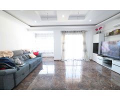 APARTAMENTO REFORMADO EN EL CENTRO DE TORREVIEJA CON 4 DORMITORIOS Y TERRAZA