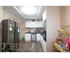 APARTAMENTO REFORMADO EN EL CENTRO DE TORREVIEJA CON 4 DORMITORIOS Y TERRAZA