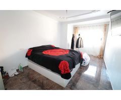 APARTAMENTO REFORMADO EN EL CENTRO DE TORREVIEJA CON 4 DORMITORIOS Y TERRAZA