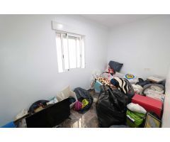 APARTAMENTO REFORMADO EN EL CENTRO DE TORREVIEJA CON 4 DORMITORIOS Y TERRAZA