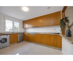 ESPECTACULAR BUNGALOW REFORMADO EN LOS DOLSES: PARCELA PRIVADA, GARAJE Y PISCINA COMUNITARIA