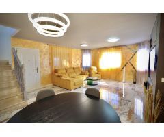 ESPECTACULAR CHALET INDEPENDIENTE EN ESQUINA EN RESIDENCIAL EXCLUSIVO DE SAN MIGUEL DE SALINAS