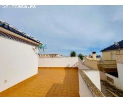 CHALET TIPO QUAD CON ORIENTACIÓN SUR Y GRAN LUMINOSIDAD EN URBANIZACIÓN TRANQUILA